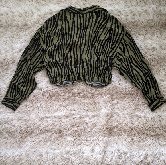 NWT Zara zebra print crop top - Picture 10 of 11